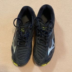Mizuno Wave Lightning Z3 Women’s Volleyball Shoes. Size 8.5.